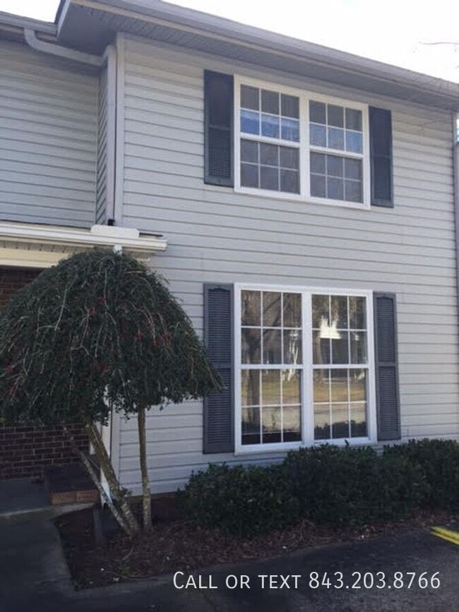 Building Photo - 2494 Etiwan Ave