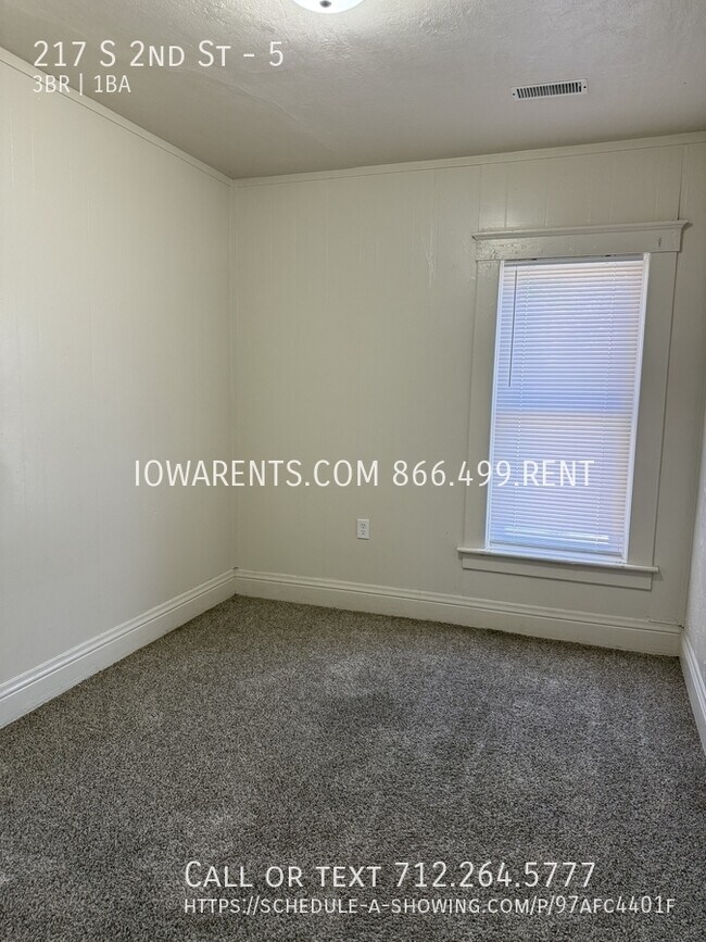 Building Photo - 217 S 2nd St