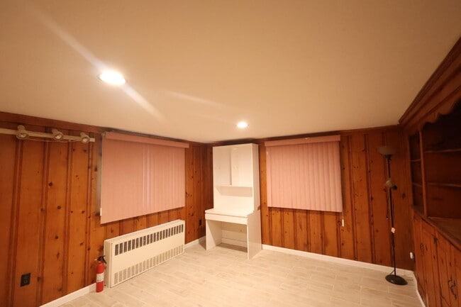 Building Photo - 757 Leslie Ln
