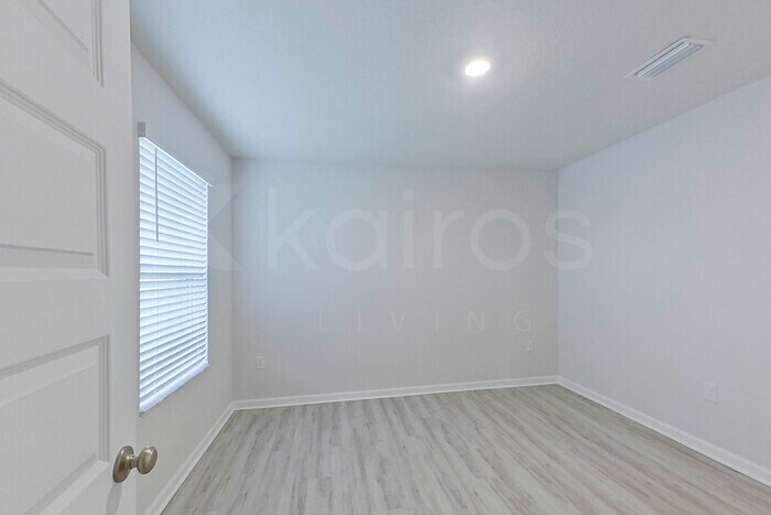 Building Photo - 412 Monarch Ln