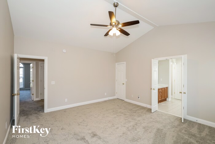 Building Photo - 1402 Holly Ridge Dr
