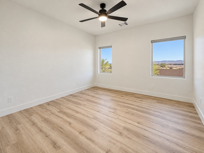 Building Photo - Unobstructed views of Pine Mountain on corner lot.