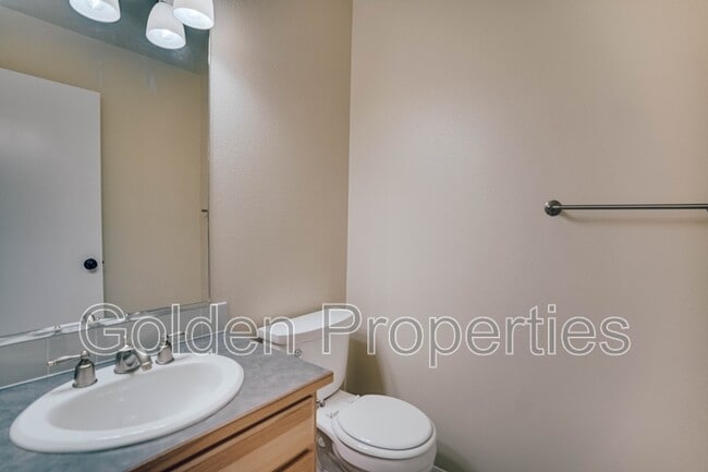 Building Photo - 7665 N Courcelles Pkwy