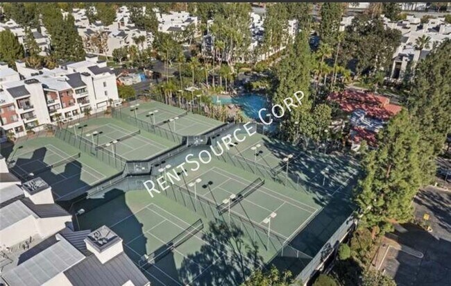 Building Photo - 5525 Canoga Ave