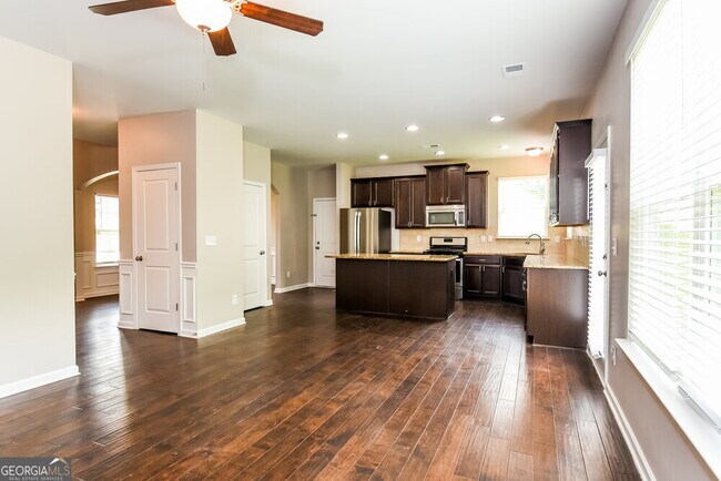 Building Photo - 4025 Tarnwood Pl