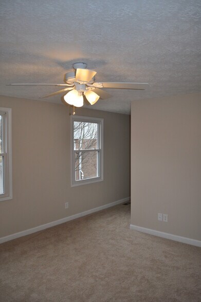 Master bedroom - 1019 Cottonwood Ct.