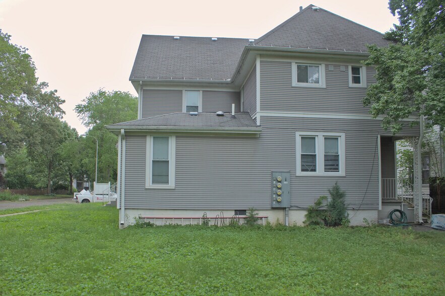 Building Photo - 311 W Columbia Ave
