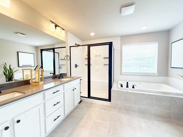 Building Photo - 2405 NE Waterlily Wy