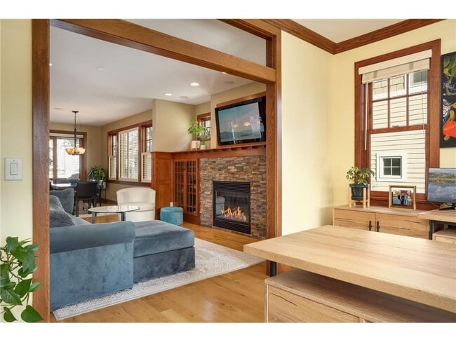 Building Photo - 2012 W Laurel Ave