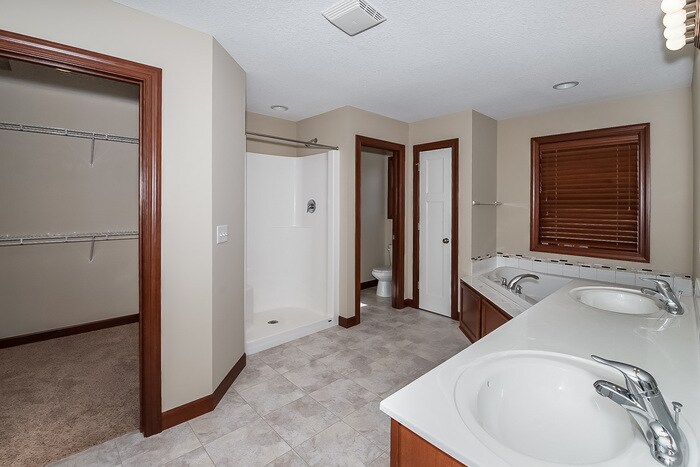 Building Photo - 8132 Clifford Cir