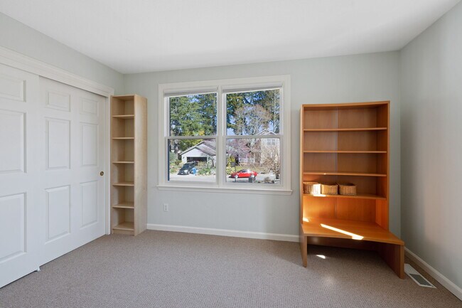 Building Photo - 8161 Ragle Pl