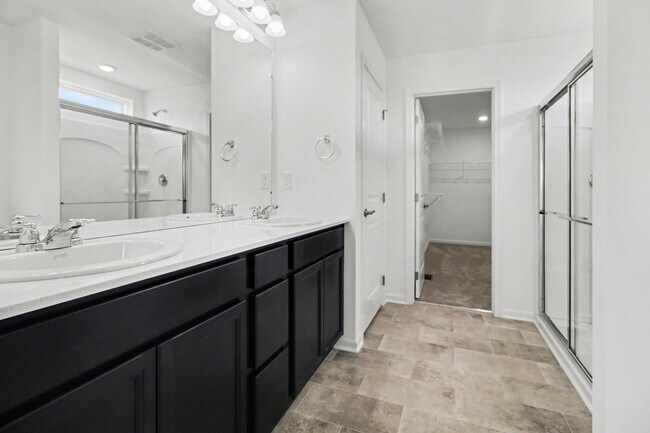 Building Photo - 832 Kuss Dr