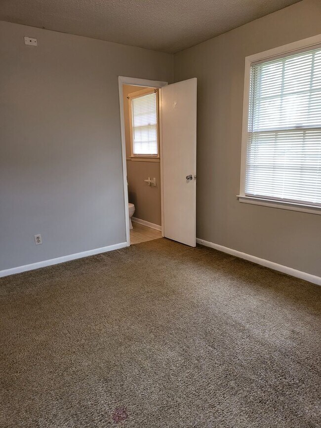 Building Photo - Decatur