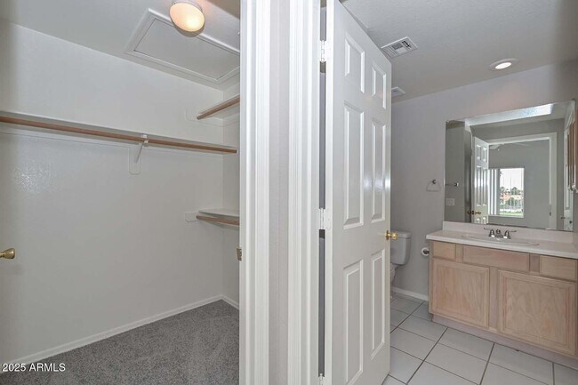 Building Photo - 7101 W Beardsley Rd