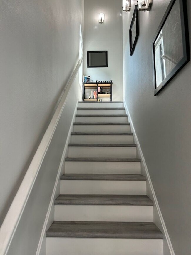 Building Photo - 2 bedroom / 2.5 bath new construction available now!