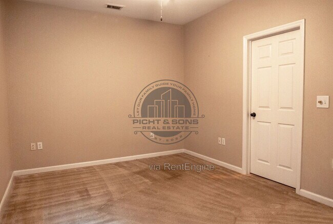 Building Photo - 2291 Del Carmel Way