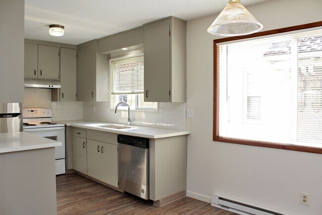 Building Photo - rbhl01