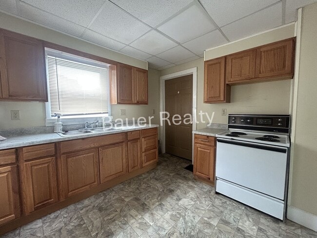 Building Photo - Affordable Two Bedroom