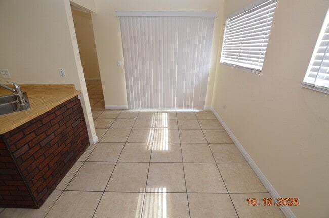 Building Photo - 90 Parrish Ln
