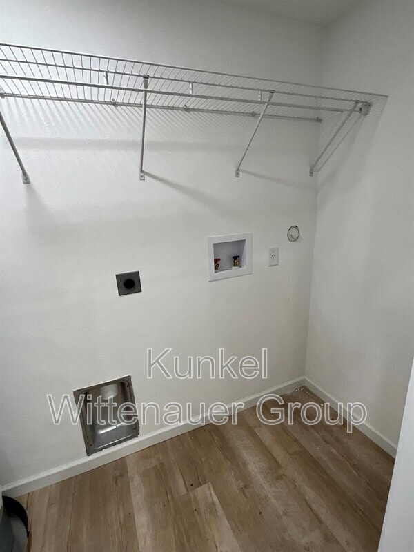 Building Photo - 5 Lakewood Dr