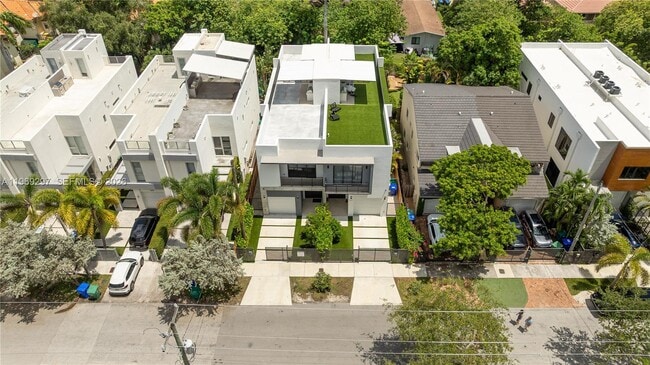 Building Photo - 3047 Elizabeth St