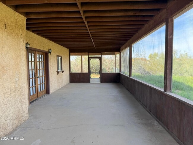 Building Photo - 1328 E Maddock Rd