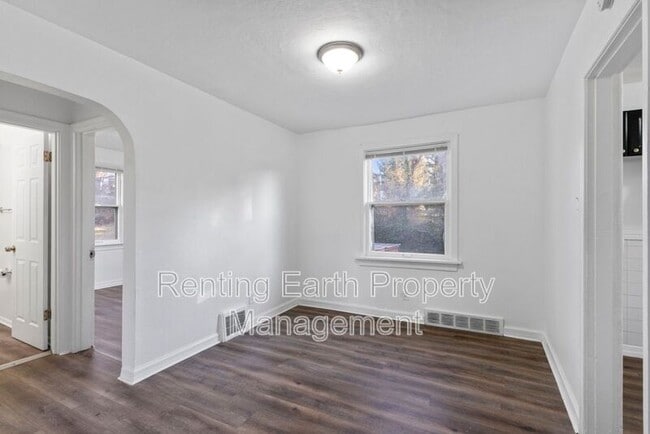 Building Photo - 588 Cosie Dr