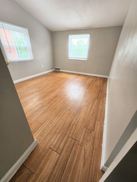 Building Photo - 459 Idlewood Rd