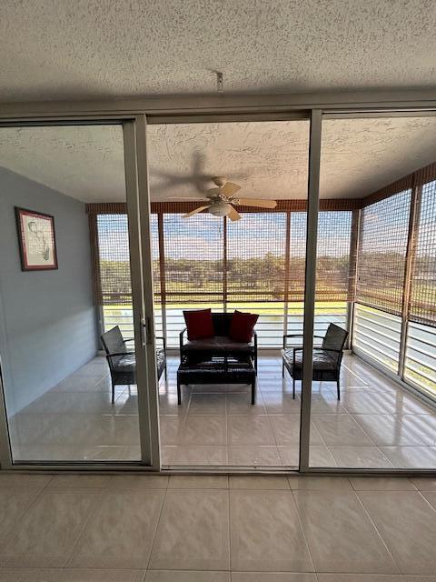 Building Photo - 4030 W Palm Aire Dr