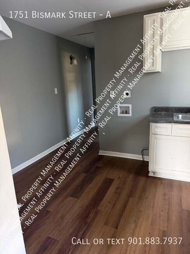 Building Photo - 1751 Bismark St