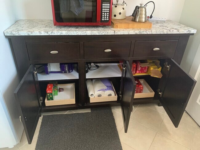 Extra Storage - 3632 Dunn Ave
