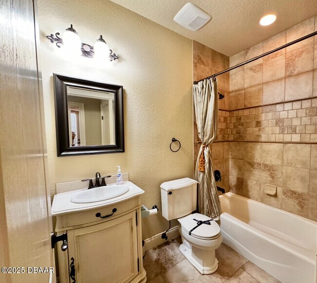 Building Photo - 5090 Riverside Dr