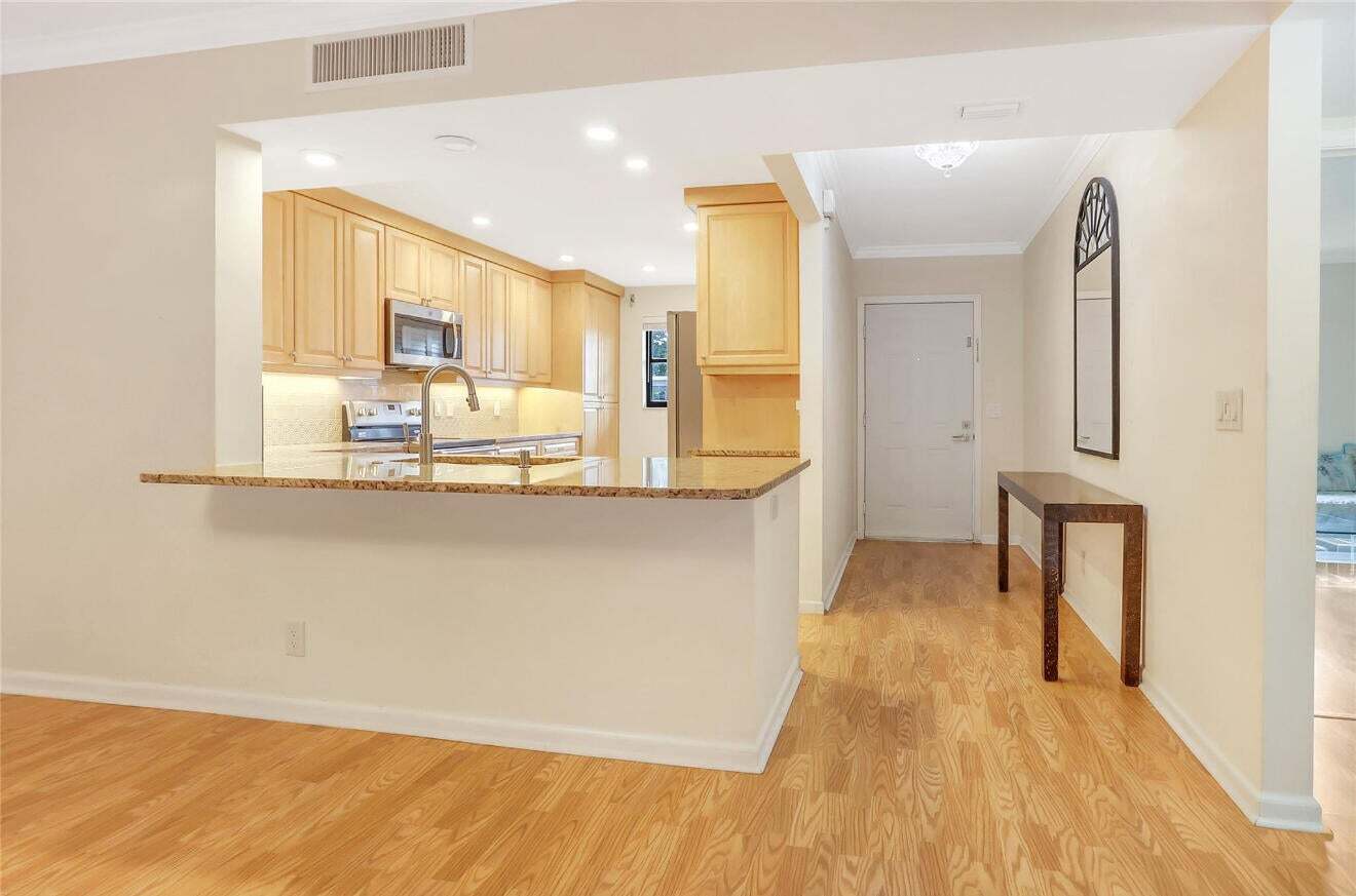 Building Photo - 300 N Highway A1A