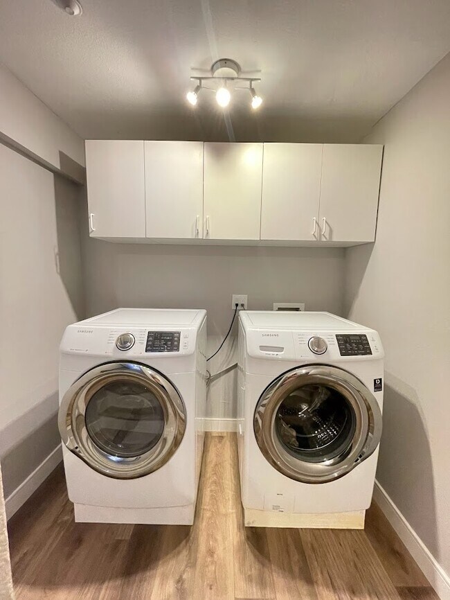 Washer/Dryer - 1513 Berkeley St