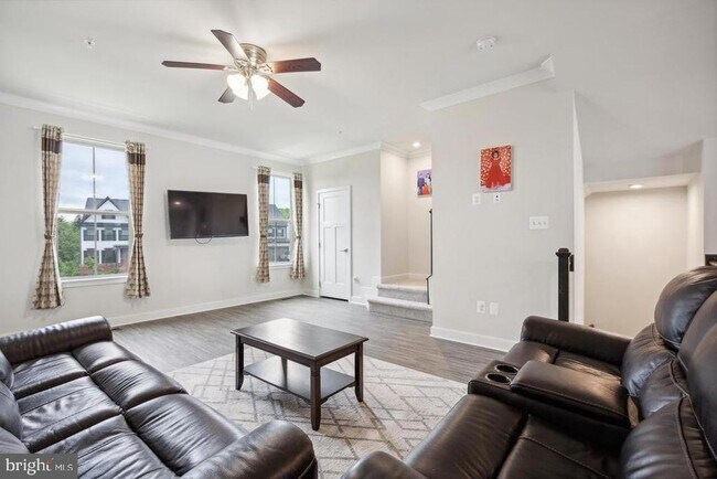 Building Photo - 6070 Fallfish Ct