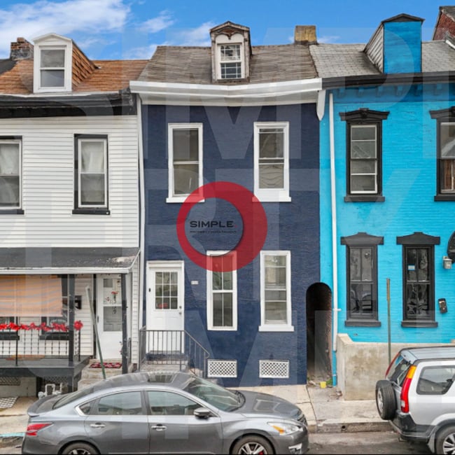 Building Photo - 4 Bedroom / 1 bathroom house