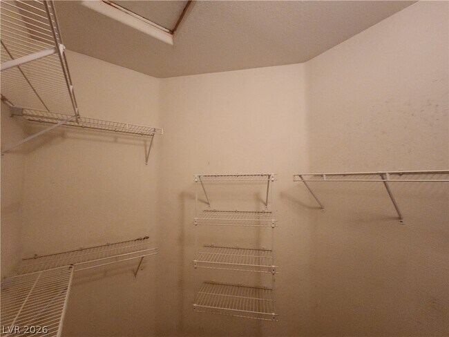 Building Photo - 509 Indian Bluff St