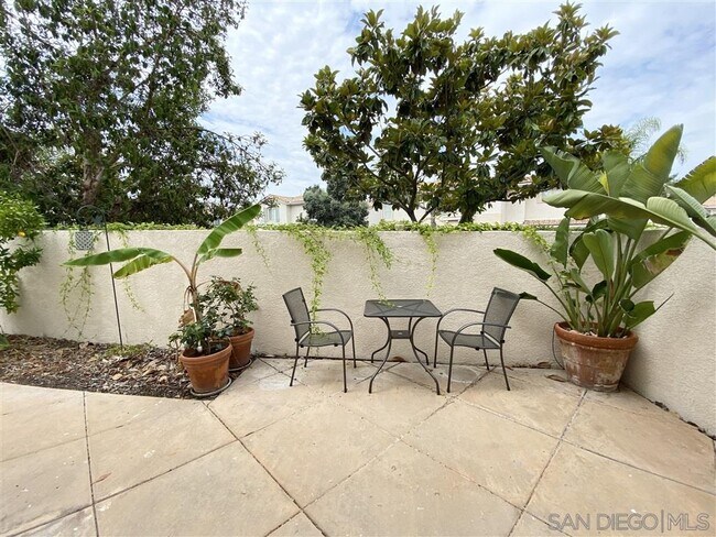 Building Photo - 11577 Compass Point Dr N