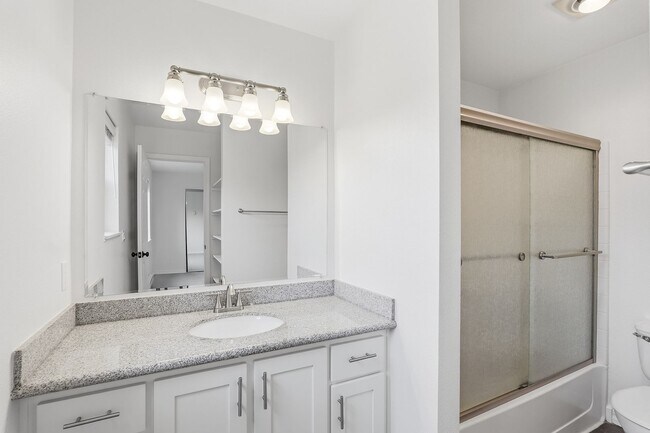 Building Photo - Orchard Hills Condominium Spacious 2-Bedroom Townhome with Modern Upgrades & Great Amenities