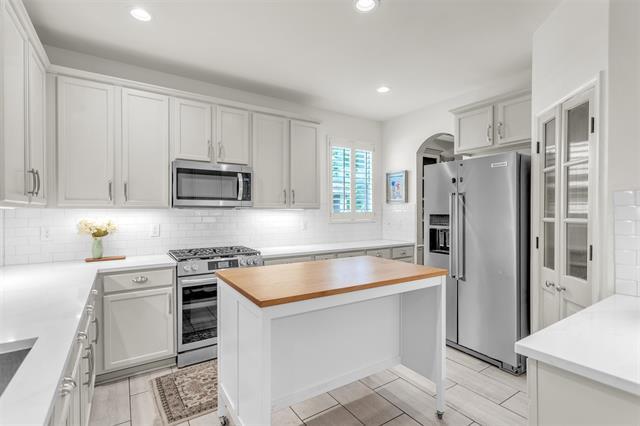 Building Photo - 2081 Ashbourne Dr