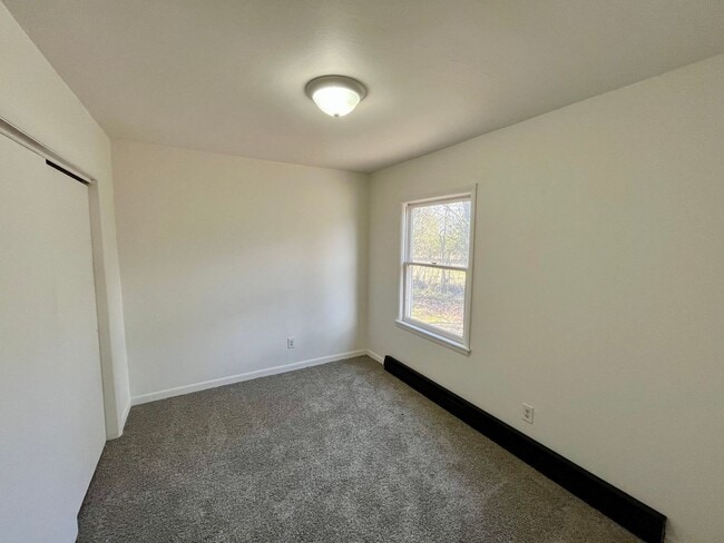 Building Photo - 17-17A E Washington St