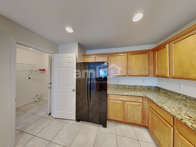 Building Photo - 6078 E 137th Ave