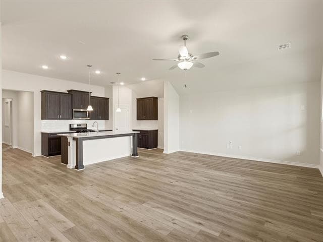 Building Photo - 7001 Mapleshade Way