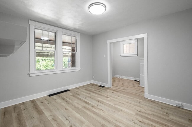 Building Photo - Stunning 3 bedroom home in Carrick availab...