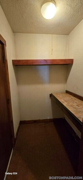 Building Photo - 125 Capen St