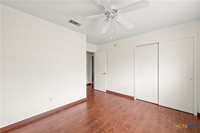 Building Photo - 1706 Bristol Dr