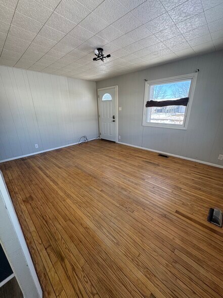 Building Photo - 381 Alena St