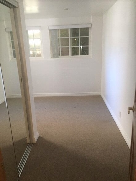 Building Photo - 201 Moonstone St