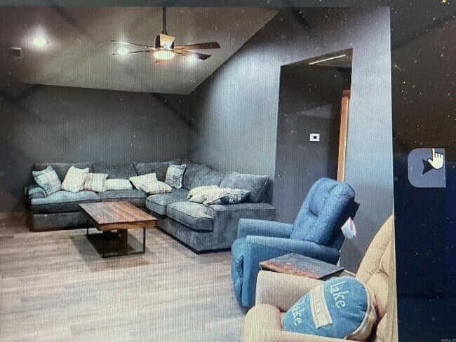 Building Photo - 2920 Silver Rdg