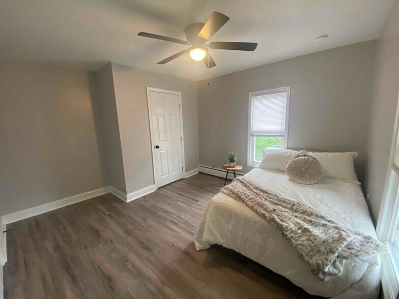 Building Photo - 1204 Philadelphia St